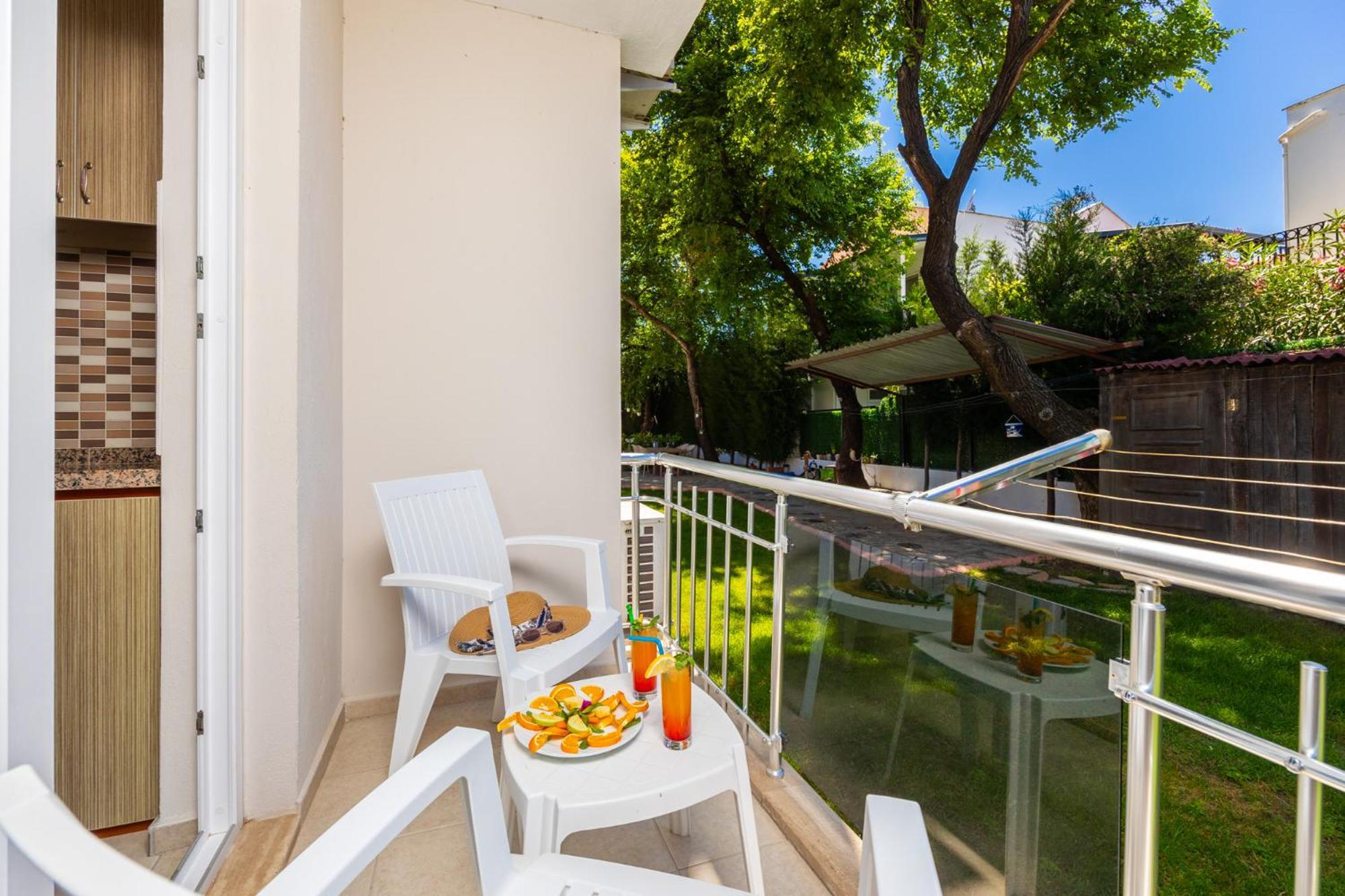 Safak Oasis Hotel ดาลยัน ภายนอก รูปภาพ